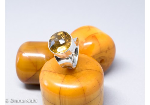 Women's citrine and silver ring